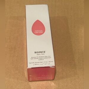 beautyblender 12-Hour Always on Radiant Skin Tint 1 fl oz Medium 4